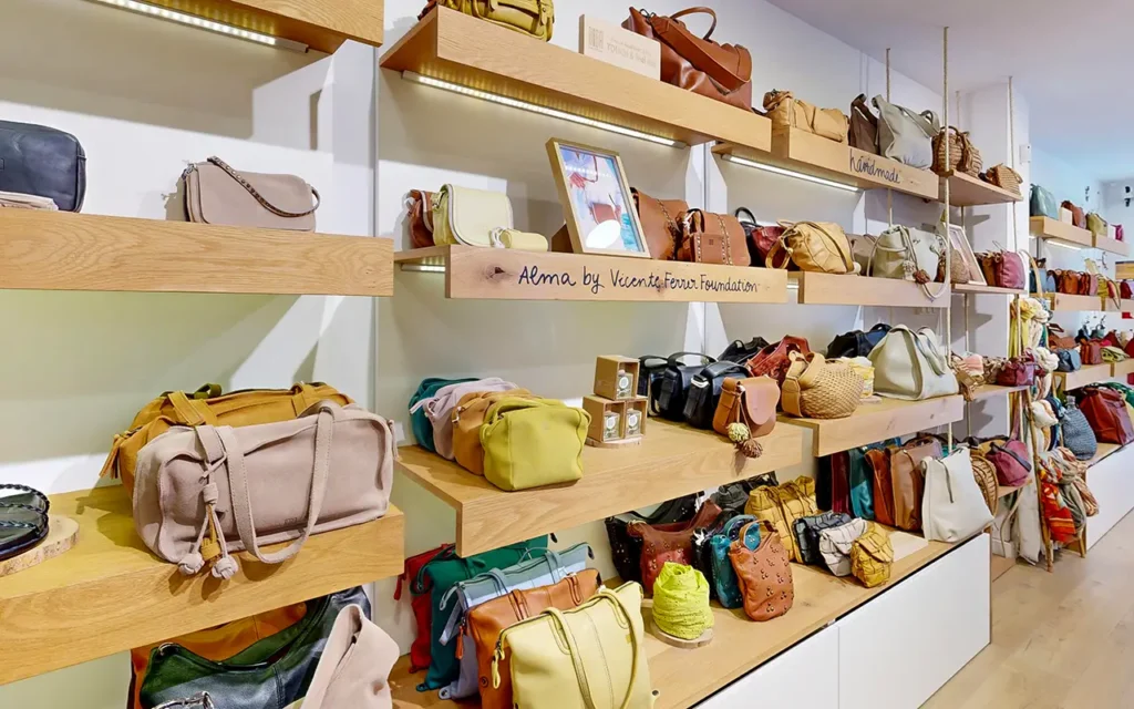 Biba Sitges, una tienda de bolsos que puedes explorar antes de visitarla