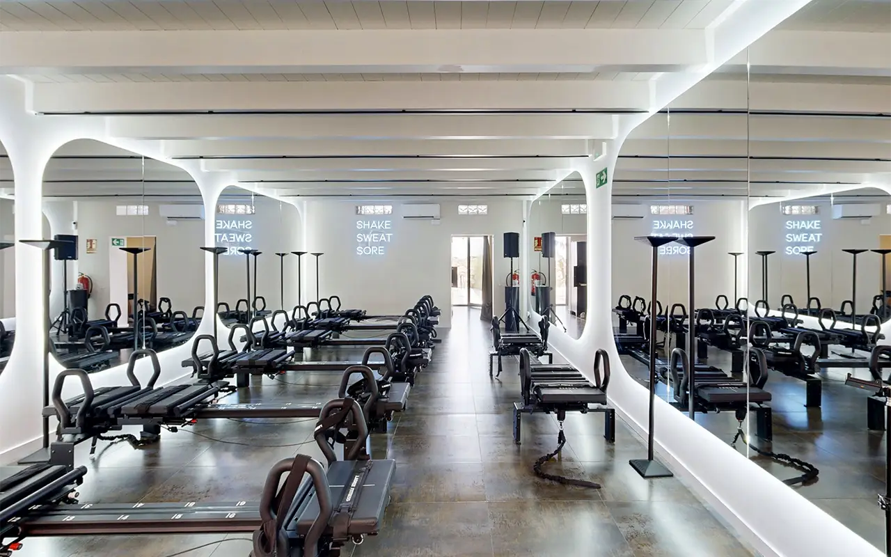 Google Street View Barcelona virtual tour of Reform U Studio Poblenou, a Lagree fitness studio in Poblenou